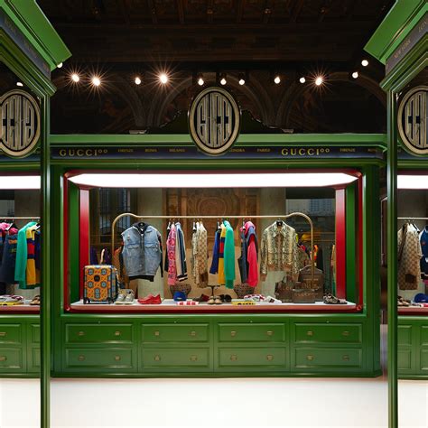 gucci circolo orari|Fashion experience: il Gucci Circolo alla scoperta dei codici .